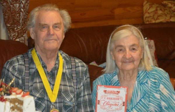 Александр Моор поздравил Героя Социалистического труда Михаила Буянова с 85-летием