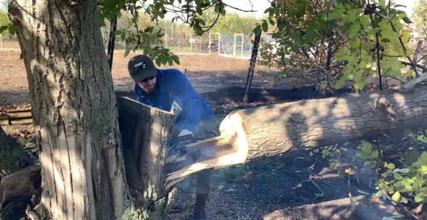 Тюменская молодежь помогает пожилым жителям Краснодонского района по хозяйству