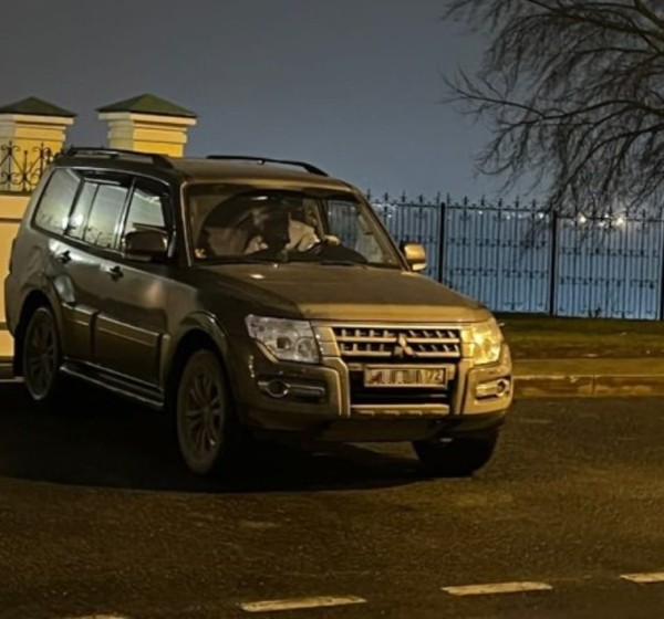 В Тюмени водительница "Мицубиси Паджеро" за езду по тротуару заплатит штраф