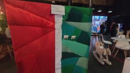 Арт-объекты в виде флагов-одеял создали к открытию театрального фестиваля "Кто ты и откуда?" в Тюмени