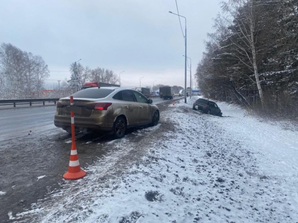 Беременная женщина и ее годовалая дочь пострадали в аварии в Тюменской области