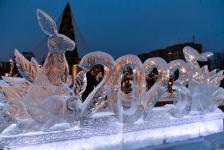 Сказочный ледовый лес с богатырями и заячьей семьей откроют в Тюмени 