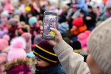 Резиденция Деда Мороза приняла первых гостей на площади 400-летия Тюмени Резиденция Деда Мороза приняла первых гостей на площади 400-летия Тюмени