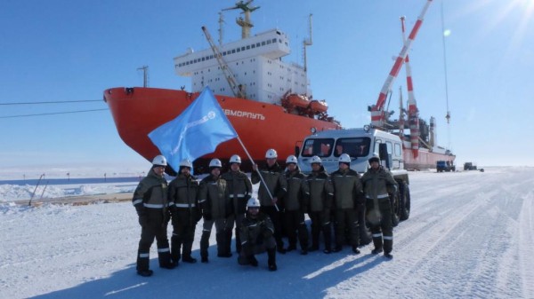 Полувековой юбилей "Запсибгазпром" встречает новыми военными и научными проектами в Арктике и Антарктиде