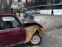 В Тюмени на перекрестке Профсоюзной и Советской Hyundai отбросило на пешеходов 