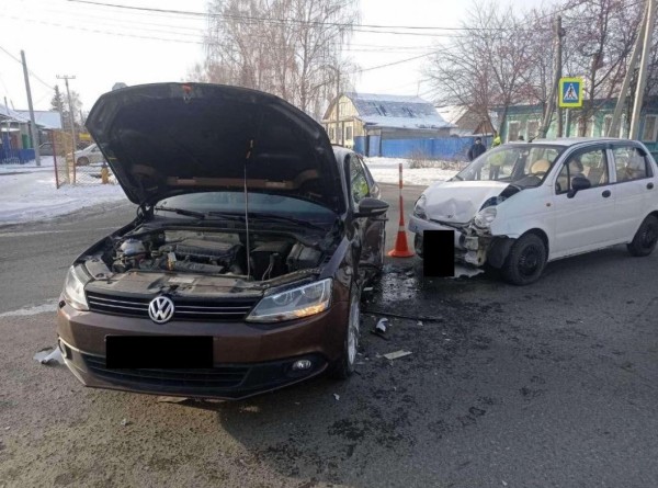 Пять человек пострадали в ДТП в Тюменской области в первый день зимы Пять человек пострадали в ДТП в Тюменской области в первый день зимы