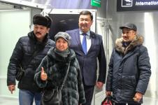 Первых пассажиров прямого авиарейса Астана &ndash; Тюмень встречали россыпью конфет и песнями под домбру