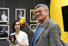 Кофе, книги, музыка, кино: в Тюмени открыли креативное пространство в библиотеке Кофе, книги, музыка, кино: в Тюмени открыли креативное пространство в библиотеке