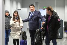 Первых пассажиров прямого авиарейса Астана &ndash; Тюмень встречали россыпью конфет и песнями под домбру