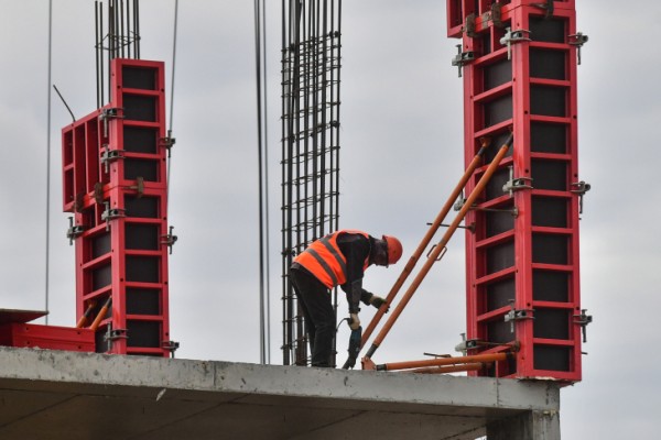 В Тюменской области более трех тысяч вакансий заявлено в строительной отрасли