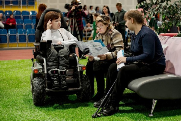 Почти 3 млн техсредств реабилитации приобрели в Тюменской области для инвалидов в 2022 году