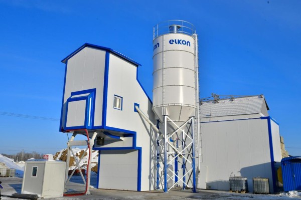 Для строительства школы на 1100 мест в поселке Московский подрядчик закупил бетонный завод