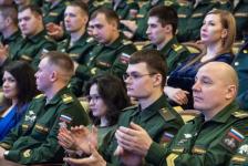 Губернатор Александр Моор поздравил&nbsp;тюменских военных инженеров с профессиональным праздником