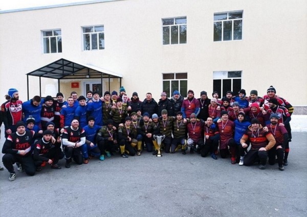 В турнире по регби на снегу в Тюмени победили курсанты ТВВИКУ 