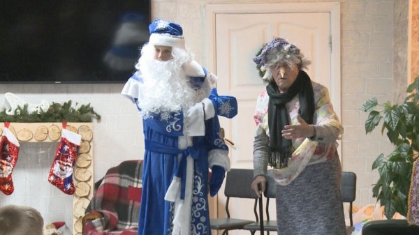 Команда тюменской "Елки желаний" подарила праздник детям в Кулаково