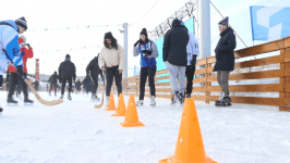 Иностранные студенты впервые встали на коньки в Тюмени 
