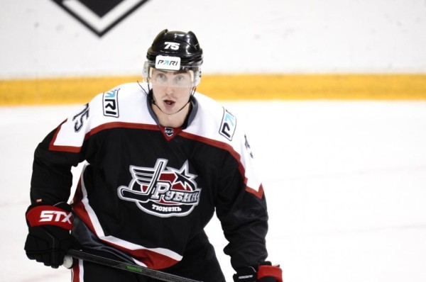 Тюменский ХК "Рубин" переиграл "Нефтяник" 