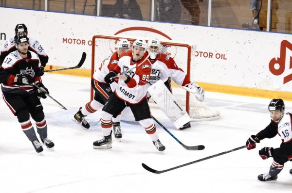 Тюменский ХК "Рубин" переиграл "Нефтяник" 