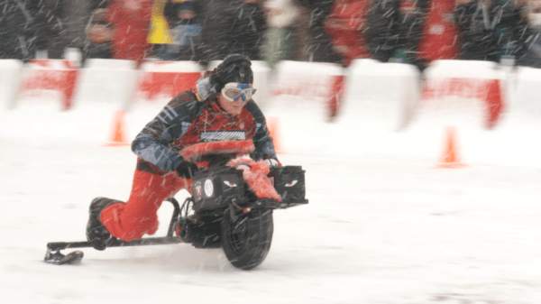 В гонках по унимото Snow Dogs под Тобольском проходят заезды на уникальных аппаратах