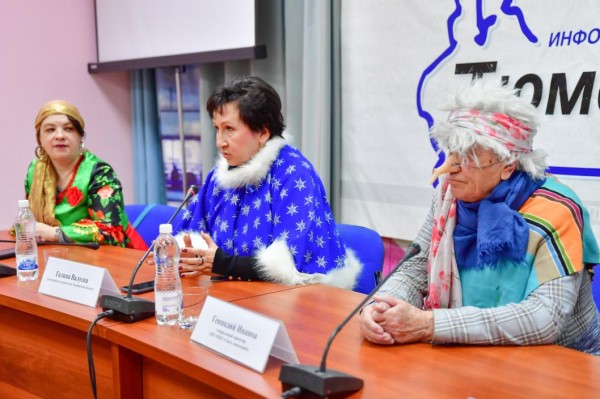 Около 800 подарков получили дети и пенсионеры от тюменской "Елки желаний"