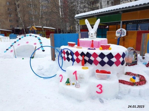 В детских садах Тюмени выбрали лучшие снежные скульптуры В детских садах Тюмени выбрали лучшие снежные скульптуры