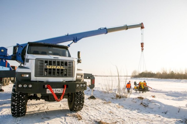 Сотрудники АО "Транснефть-Сибирь" провели тренировку на переходе трубопровода через реку в Тюменской области