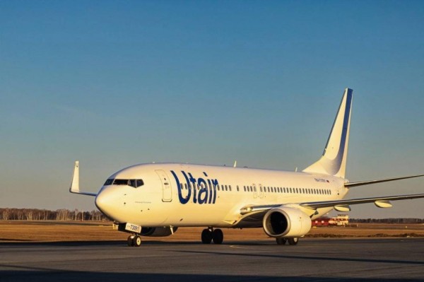 Летевший из Сургута в Тюмень самолет вернулся в аэропорт из-за неисправности шасси