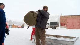 Тюменские "моржи" прыгнули с парашютом в честь годовщины начала СВО