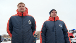 Сотрудники ДПС и МЧС устроили заезды в преддверии #СпецоперацииЛед