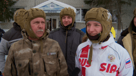 Тюменские "моржи" прыгнули с парашютом в честь годовщины начала СВО