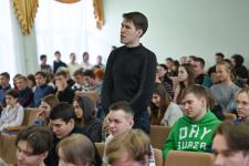 Герой России Рустам Сайфуллин рассказал тюменским студентам о боевом опыте