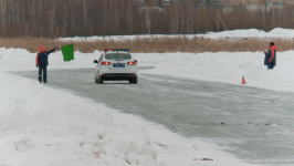 Сотрудники ДПС и МЧС устроили заезды в преддверии #СпецоперацииЛед
