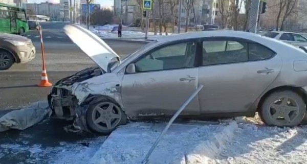 В аварии на ул. Щербакова в Тюмени пострадала 17-летная пассажирка иномарки
