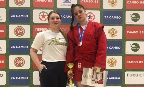 Тюменская спортсменка вернулась из Казани с серебром с первенства по самбо