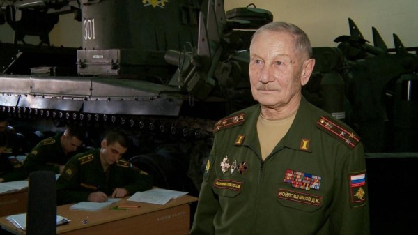 Рустам Сайфуллин во время обучения в ТВВИКУ создал уникальное крепление для железнодорожных платформ Рустам Сайфуллин во время обучения в ТВВИКУ создал уникальное крепление для железнодорожных платформ