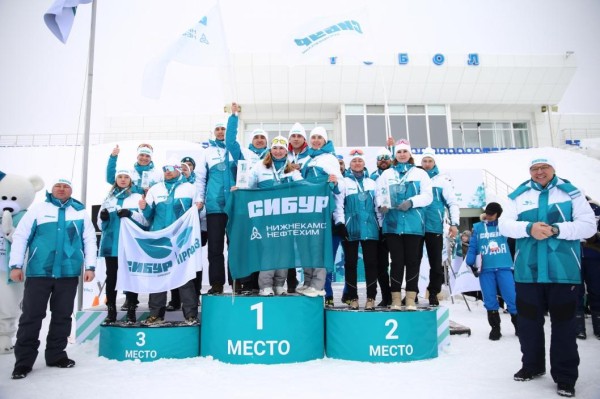Тобольский "ЗапСибНефтехим" уступил Нижнекамску в "Лыжне СИБУРа"