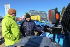 Тюменские бизнесмены пришли к аграриям на выставку Агро-2023 с наукоемкими дронами Тюменские бизнесмены пришли к аграриям на выставку Агро-2023 с наукоемкими дронами