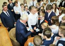 Тюменским гимназистам дали мастер-класс по грэпплингу Тюменским гимназистам дали мастер-класс по грэпплингу