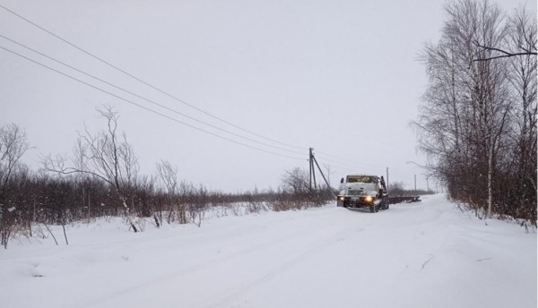 На дорогах Тобольского района работает около 20 единиц снегоуборочной техники