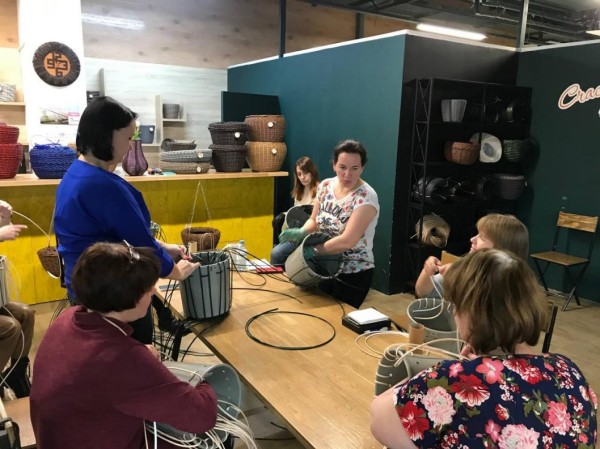 Компания "Тюменский ротанг" проводит мастер-классы по плетению предметов интерьера Компания "Тюменский ротанг" проводит мастер-классы по плетению предметов интерьера