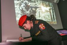 Тюменские кадеты группы "Монолит" написали письма поддержки бойцам СВО на проекте #ВместеСильнее