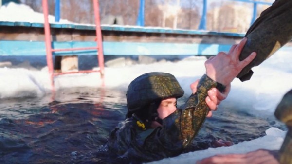 Состоящих на воинском учете тюменцев учат не бояться низких температур Состоящих на воинском учете тюменцев учат не бояться низких температур