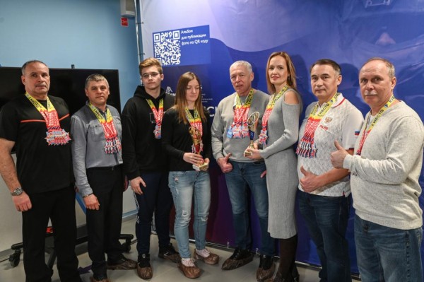  Тюменские "моржи" посвятили победы на турнире в Москве бойцам СВО