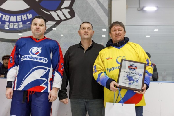 Нефтепроводчики отметили День защитника Отечества хоккейным матчем Нефтепроводчики отметили День защитника Отечества хоккейным матчем