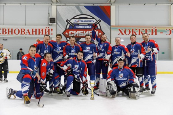 Нефтепроводчики отметили День защитника Отечества хоккейным матчем Нефтепроводчики отметили День защитника Отечества хоккейным матчем