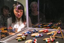 На выставке "Путь к Олимпу" в Тюмени представили медали участников Олимпийских игр