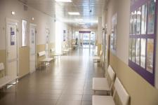 Готовность новой поликлиники к работе в Тюменском районе оценил Александр Моор