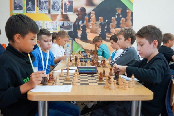 200 тюменских школьников сразятся за звание лучших шахматистов города 