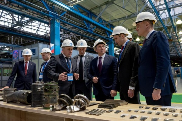 Александр Моор отметил высокий уровень технологического суверенитета ПАО  "Тюменские моторостроители"
