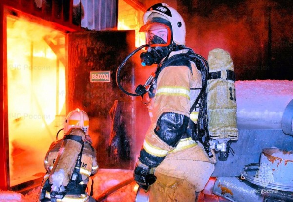 Восемь человек спасли на пожарах в Тюменской области